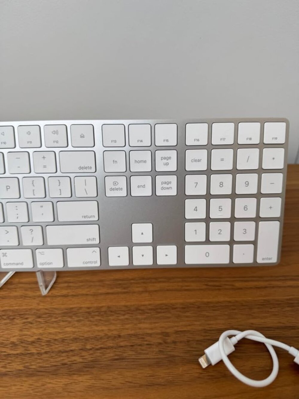 Apple Magic Keyboard with Numeric Keypad - Picture 2 of 4